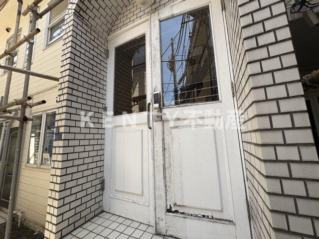 エントランス　建物の内部です