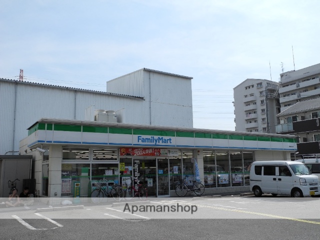 コンビニ　ファミリーマート（コンビニ）まで2808m