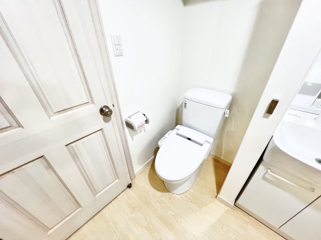 トイレ　※別部屋参考写真