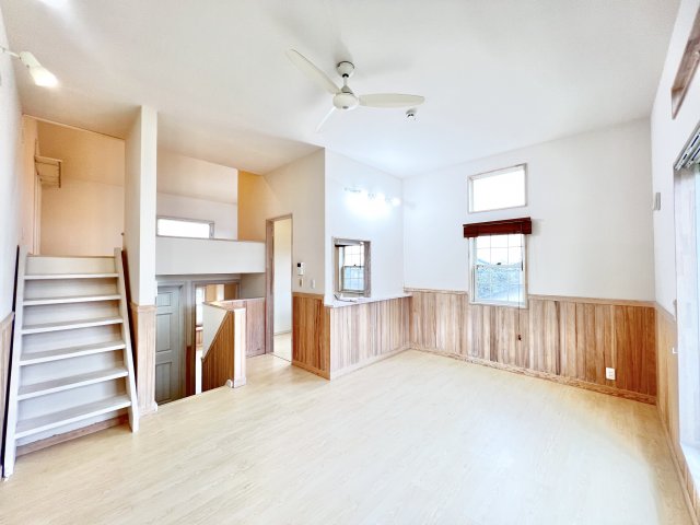 居室・リビング　※別部屋参考写真