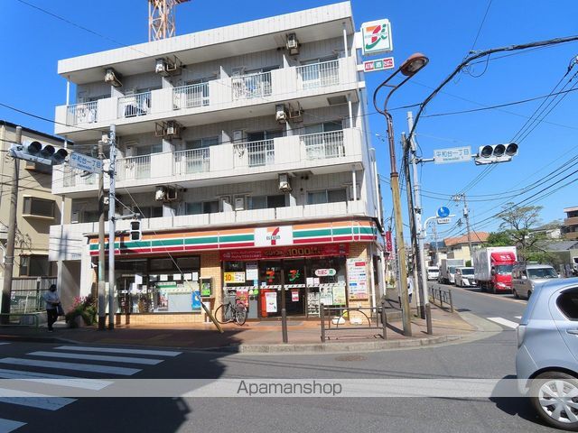 コンビニ　セブンイレブン（コンビニ）まで596m