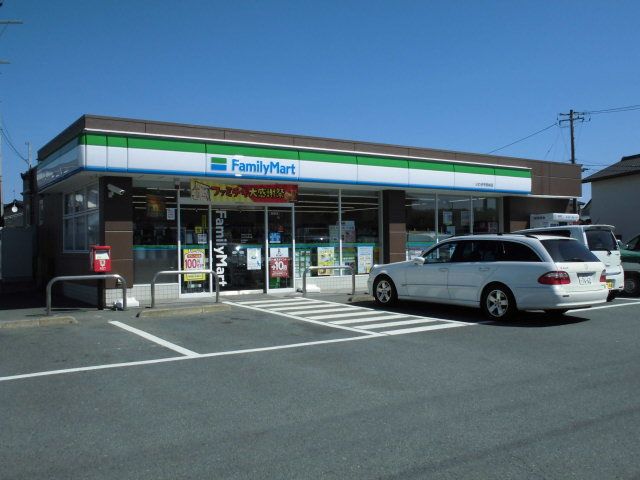 コンビニ　ファミリーマート（コンビニ）まで500m