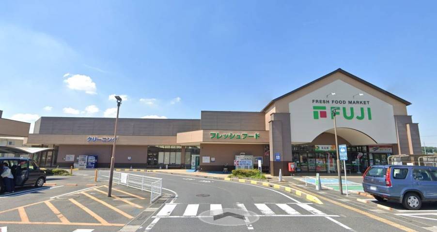 スーパー　フジフジ南岩国店（スーパー）まで582m