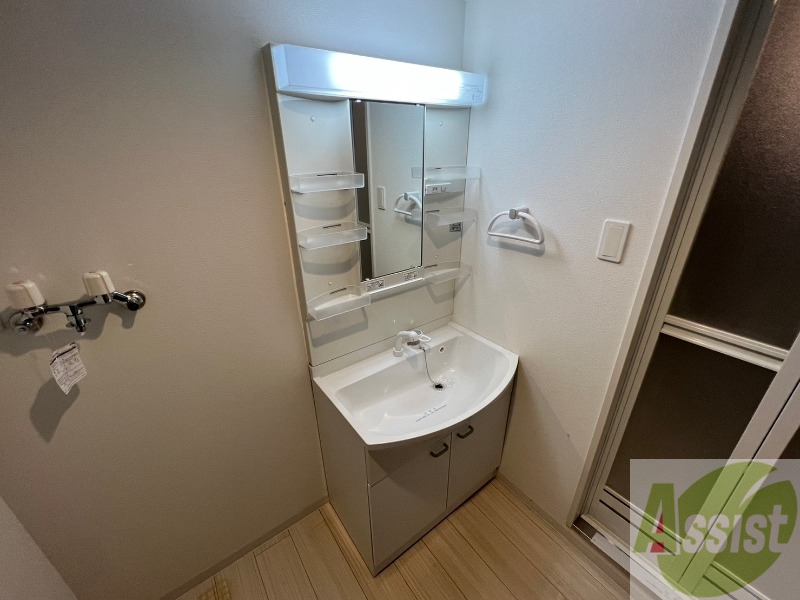 洗面設備　こちらに洗面台があります。朝の洗顔はこちらで。