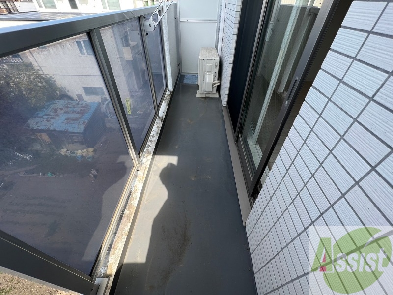 バルコニー　バルコニーが広くプチガーデニングも出来そうですね～。