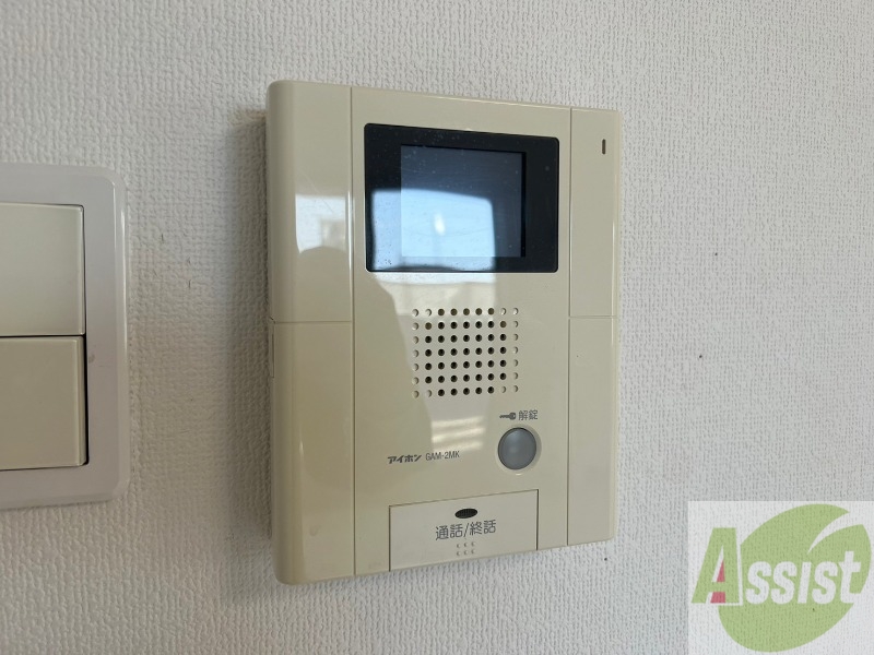 その他設備　ＴＶモニター付インターホンです。来客者の顔が見えるので安心！