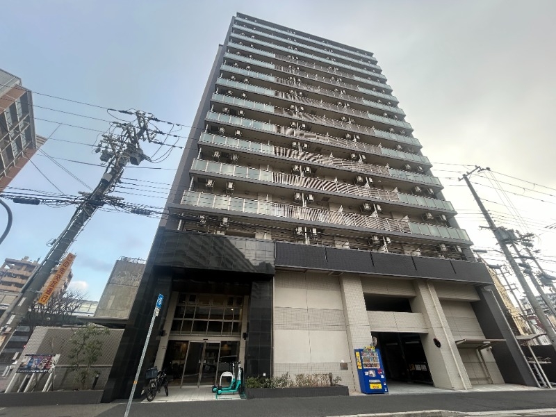 建物外観　シンプルモダンなデザインの高級マンション