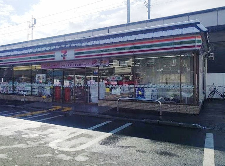 コンビニ　セブンイレブン 西小路丸太町店（コンビニ）まで679m