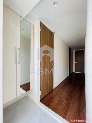 玄関　同マンション参考写真