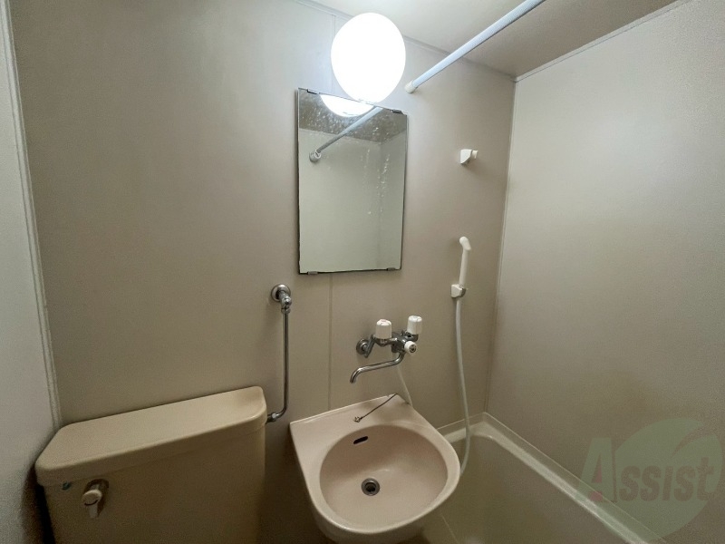 洗面設備　洗面台。身支度にはかかせないですよね～。