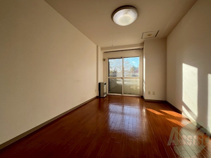 居室・リビング　広々としたリビングですね。使い勝手がよさそうですね！