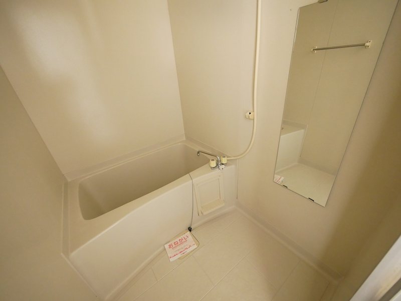 バス・シャワールーム　シャワー