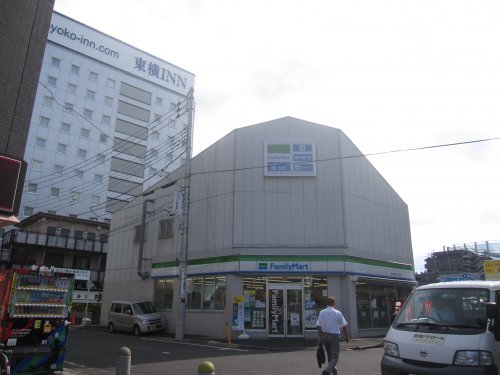 コンビニ　ファミリーマート 東久留米本町一丁目店（コンビニ）まで720m