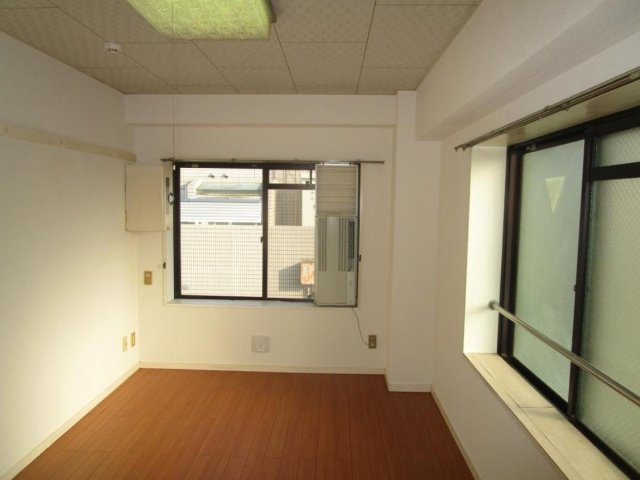 居室・リビング　スタンダードな洋室です