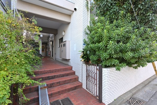 エントランス　毎日通るエントランスはこのようになっています