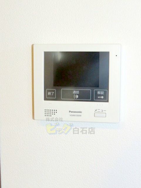 セキュリティ　広々とした玄関です♪