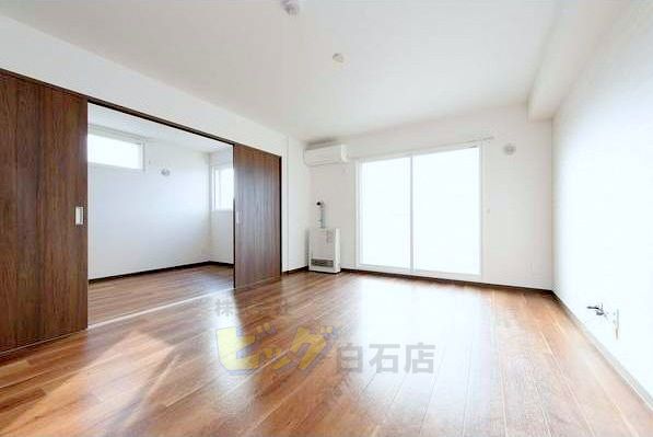 居室・リビング　広々リビングです♪