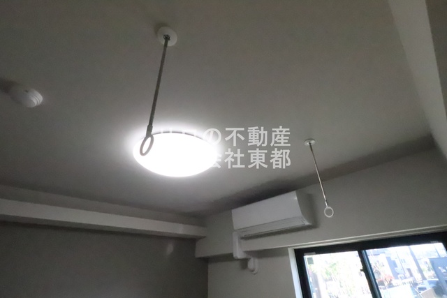 その他設備　室内物干し用金具付！日中の外出や雨の日のお洗濯に便利☆