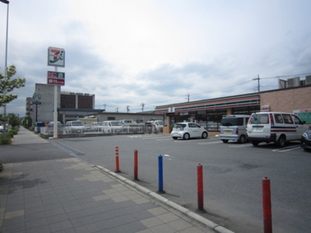 コンビニ　セブンイレブン日野税務署前店（コンビニ）まで528m