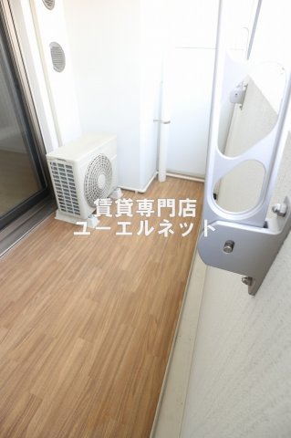 バルコニー　バルコニー付きで採光＆風通し良好！