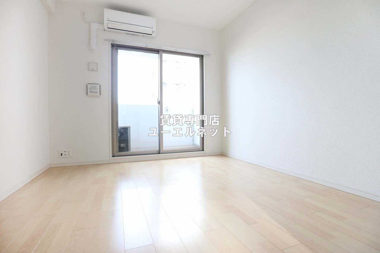 居室・リビング　ゆったりとくつろげる、落ち着きのある居室空間です