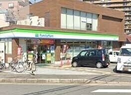 コンビニ　ファミリーマート新喜多東店（コンビニ）まで166m