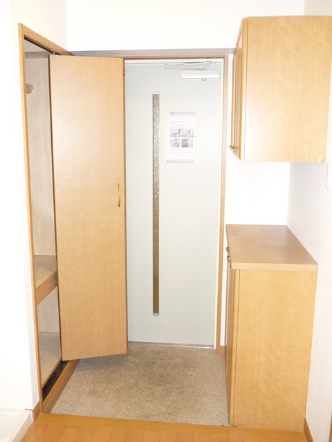 玄関　同タイプのお写真です