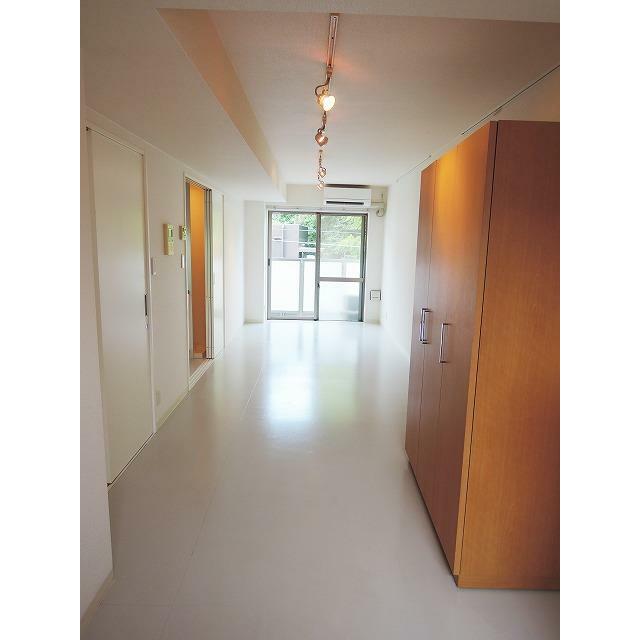 居室・リビング　使いやすい形の為、レイアウトを楽しめます♪