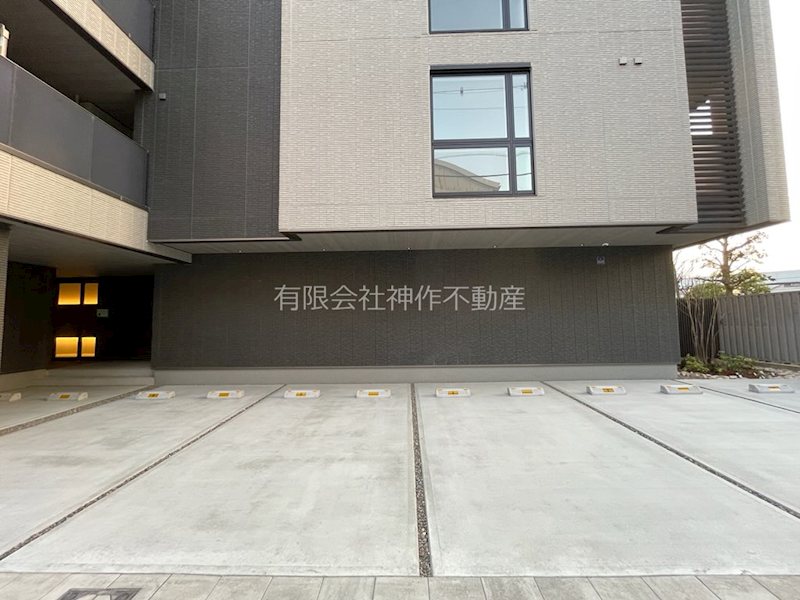 駐車場　別途契約が必要です