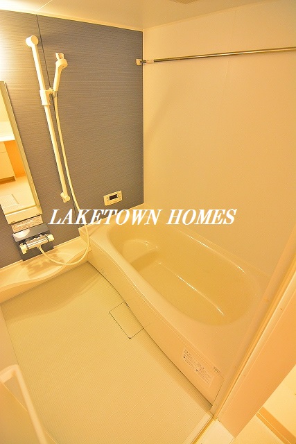 バス・シャワールーム　追い焚き機能付の浴室です。