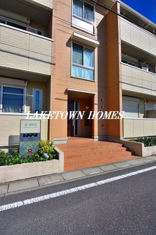 エントランス　オートロック付のエントランスです。