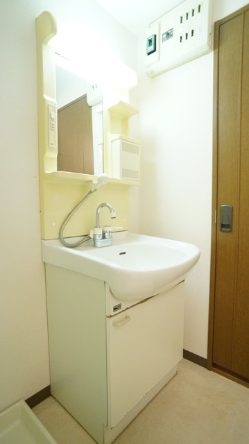 洗面設備　参考写真（同建物別部屋のものです）