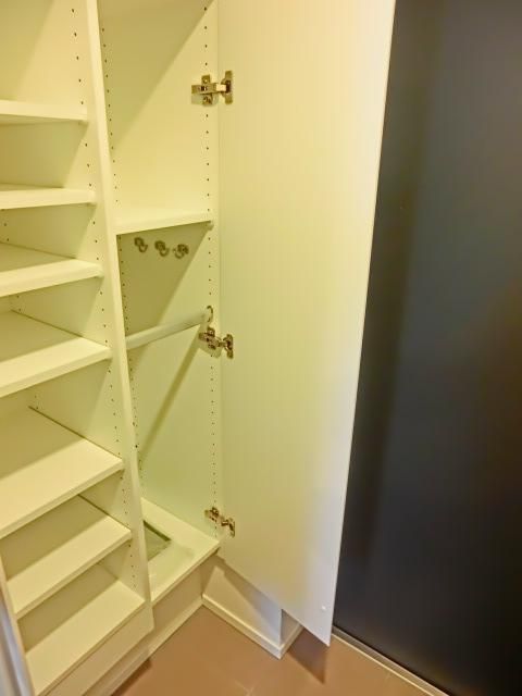 玄関　★大容量のシューズＢＯＸです★