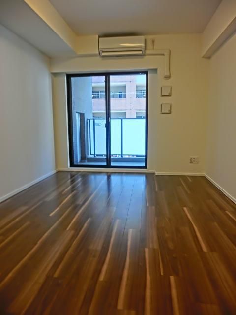 居室・リビング　★おしゃれなフローリング色です★