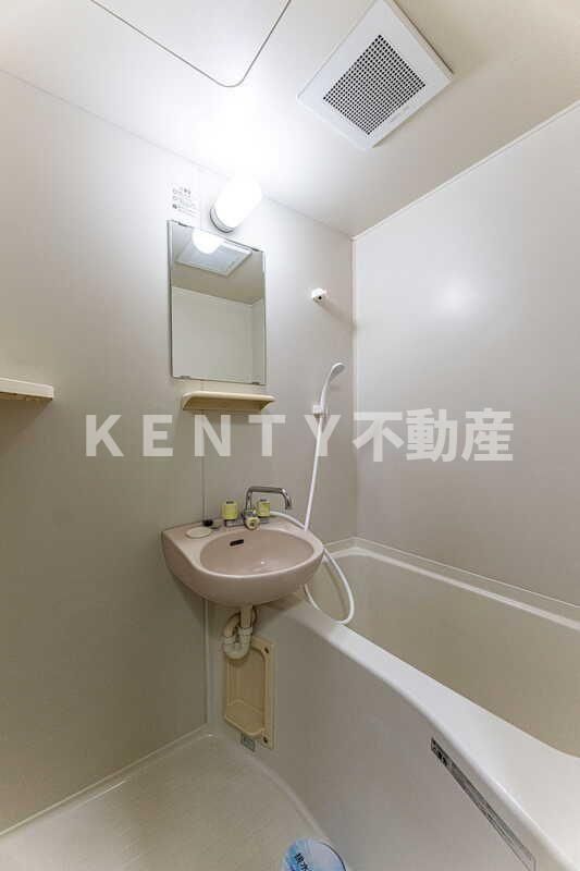 バス・シャワールーム　ゆったり過ごせるお風呂です