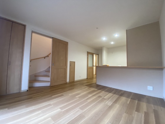 居室・リビング　※別部屋の写真です