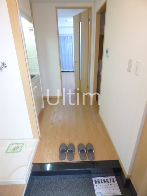 玄関　※同タイプの他のお部屋です