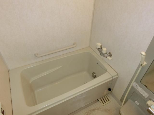 バス・シャワールーム　綺麗なバスルーム