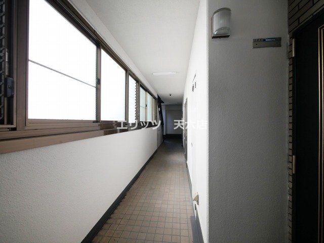 ロビー　バルコニー