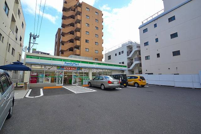 コンビニ　FamilyMart Misasacho Sanchome（コンビニ）まで125m