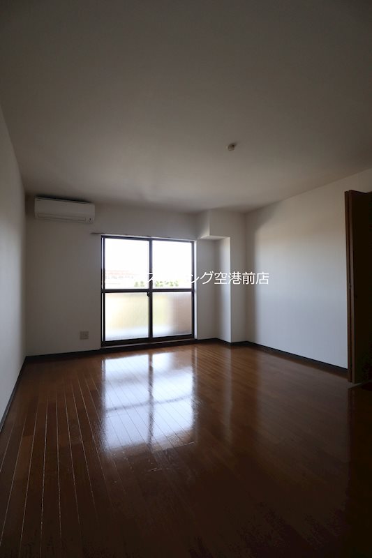 居室・リビング　※別号室の写真です。