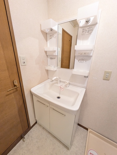 洗面設備　★★洗面所には身支度に便利な洗面化粧台があります♪★★