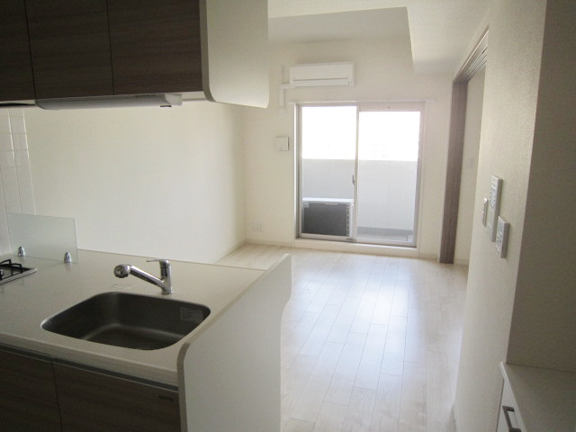 居室・リビング　写真は同マンションの別のお部屋のものです