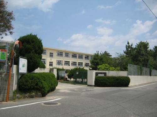 中学校　福岡市立和白中学校（中学校）まで1100m