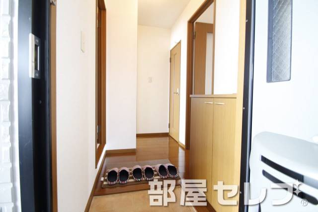 玄関　玄関口。