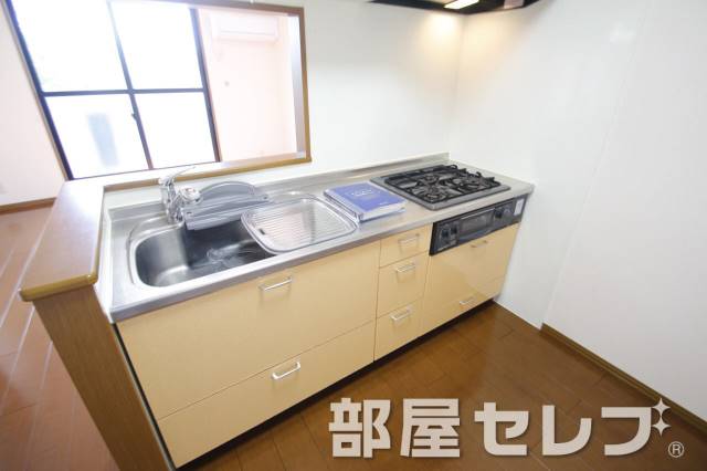 キッチン　システムキッチン。