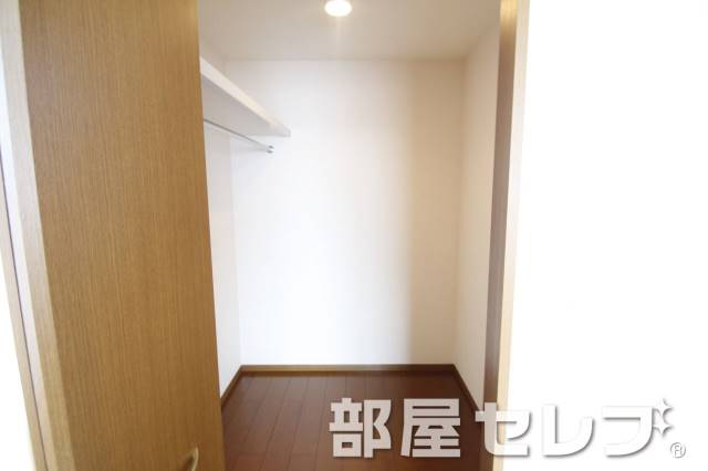 収納　ウォークインクローゼット。