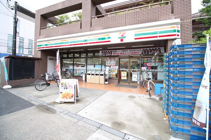 コンビニ　セブンイレブン 熊の前店（コンビニ）まで318m