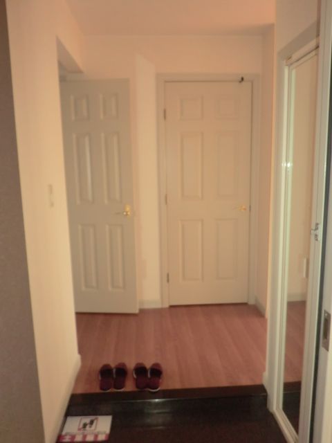 玄関　開放的な玄関スペースですね。