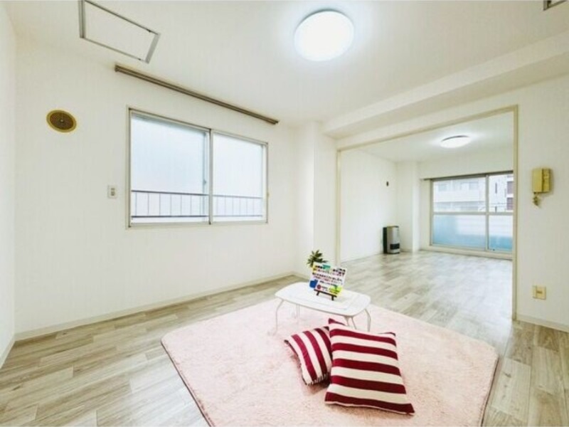 居室・リビング　モデルルーム仕様の画像です。